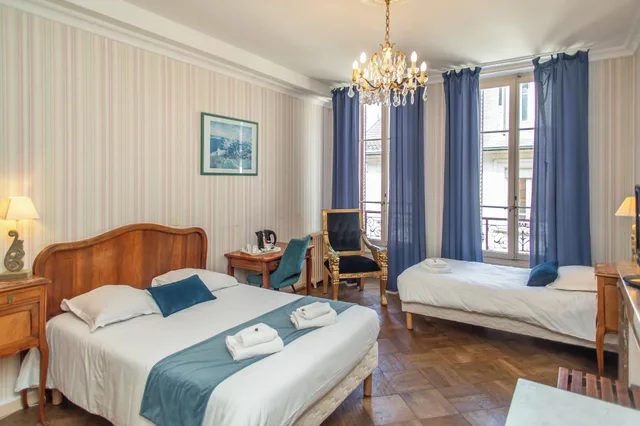 غرفة ثلاثية، Hotel Continental 4/5