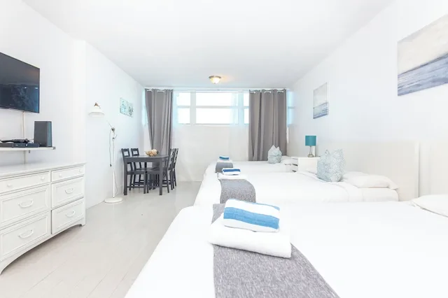 Exclusive, Studio, Suite, 3 Queen Beds, Girasole Apartments 3/3