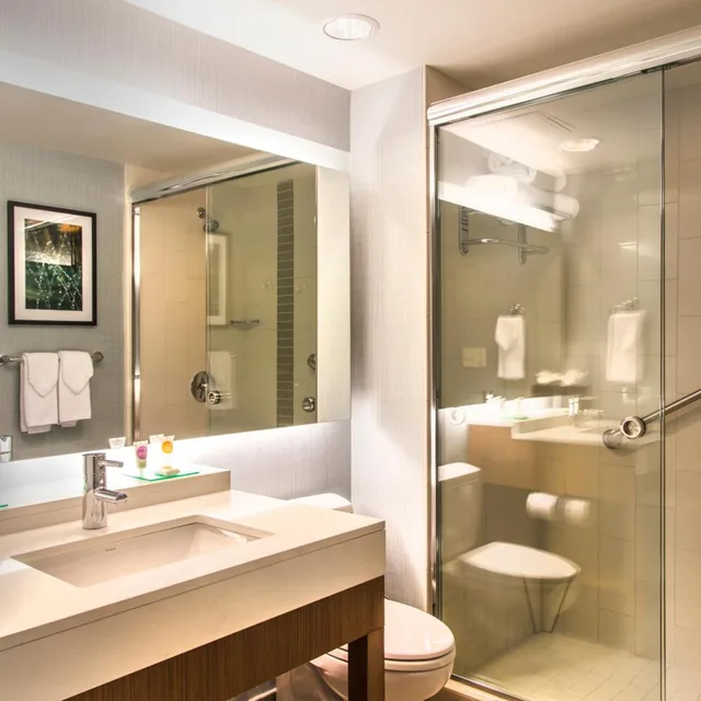 غرفة بسريرين كوين مع أريكة في طابق مرتفع، Hyatt Place Charlottesville 2/3