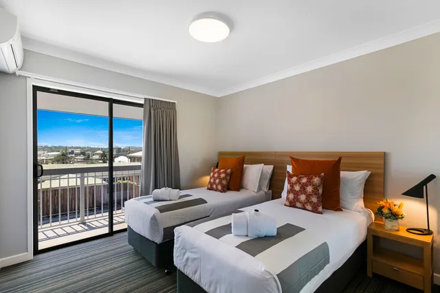 2 Bedrooms, Apartment, King and Twin Beds, Potters Boutique Hotel 1/6