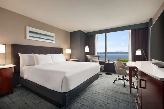 Room, Double Bed, with View, Hotel Champlain Burlington, Curio Collection by Hilton 1/3
