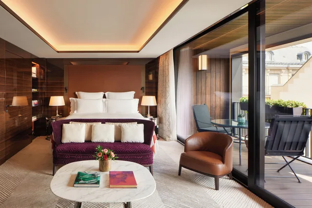 غرفة تنفيذية بسرير كينج بشرفة، Bulgari Hotel Paris 5/10