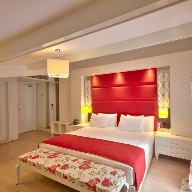 غرفة ديلوكس ثلاثية، Baga Hotel 1/6