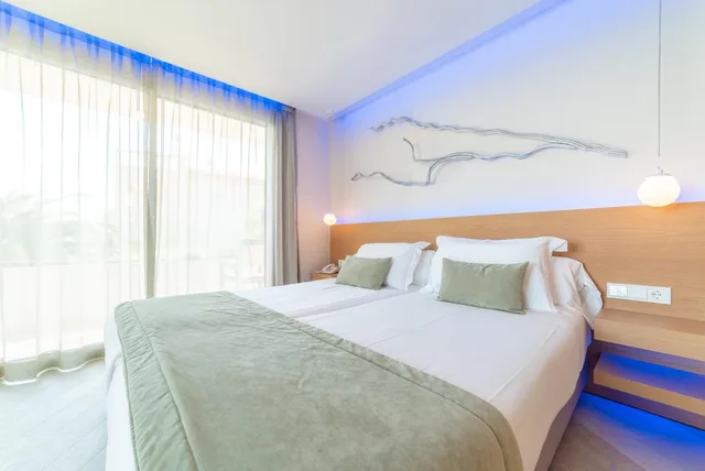 غرفة بسرير مزدوج بإطلالة على البحر، Melbeach Hotel and Spa 9/10