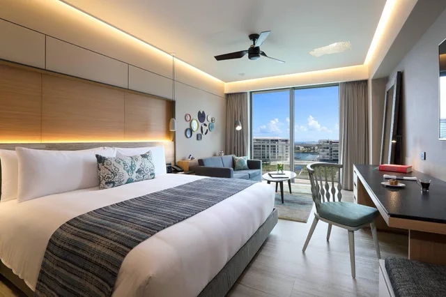 غرفة ديلوكس بسرير كينج، Renaissance Cancun Resort And Marina 1/8