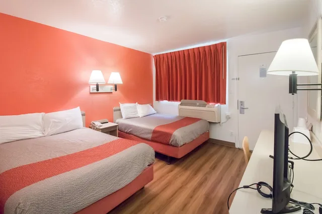 غرفة بسريرين مزدوجين، Motel6 Moses Lake, WA 4/8