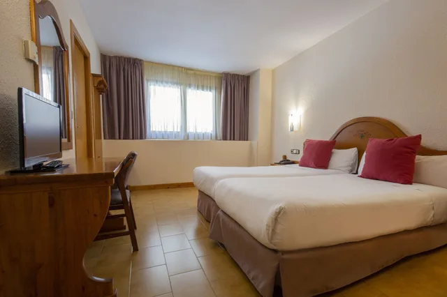 غرفة بسريرين منفصلين، Hotel Sant Gothard 4/8