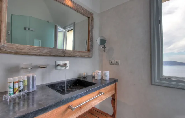 Azure, Deluxe, Suite, Double Bed, Sea View, Sofa، Allure Suites 2/2