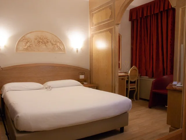 غرفة بسرير كوين، Hotel Motel 2000 3/4