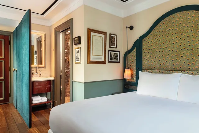 Colonial, King Bed، Maxwell Reserve Singapore, Autograph Collection 2/8