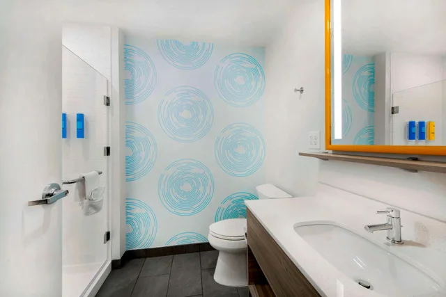 Room, Double Bed, Accessible, Tru by Hilton Wilmington Wrightsville Beach 8/8