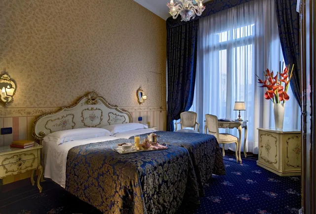 غرفة مفردة، Hotel Montecarlo 1/1