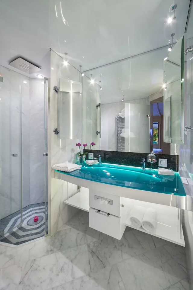 Serenissima, 1 Double and 1 Single Bed، Hotel Victory Therme Erding 2/2
