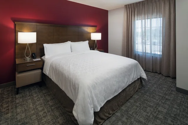 جناح بسرير كينج بغرفة نوم واحدة بمطبخ لذوي الإعاقة، Staybridge Suites Phoenix Biltmore Area 3/7
