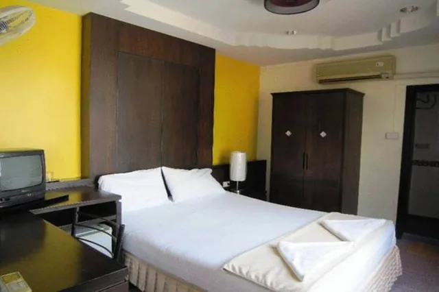 غرفة قياسية بسرير مزدوج، J Hotel 6/7