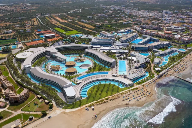 غرفة سوبيريور بسرير مزدوج بإطلالة على المسبح بمسبح خاص، Lyttos Mare Exclusive Beach Resort 1/1