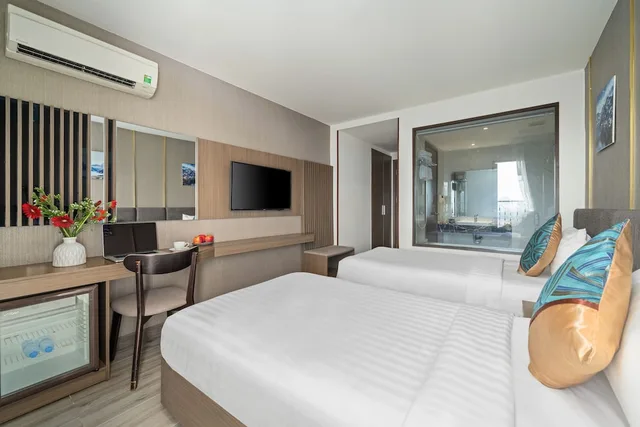 غرفة سوبيريور بسريرين منفصلين بإطلالة على المدينة، Sochi Hotel 4/7