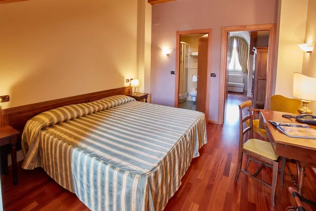 جناح، Hotel Liberty 6/10