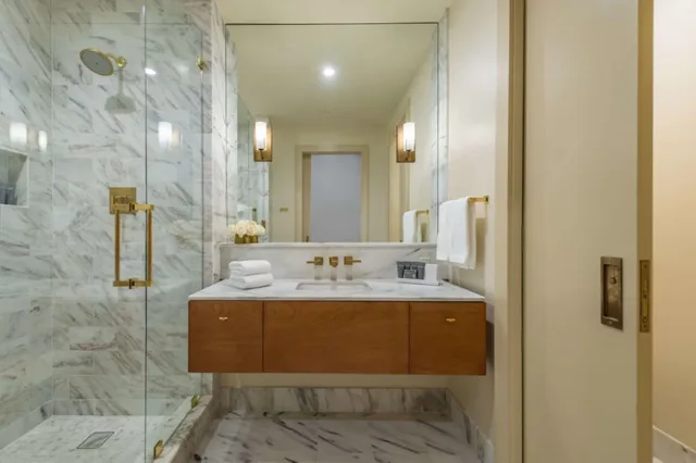 Room, King Bed, Accessible, The Dewberry Charleston 3/3