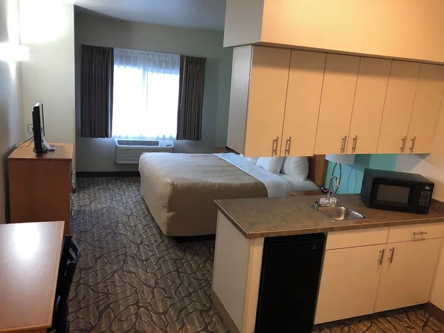 Deluxe, King Bed, Aspen Hotel Soldotna 2/5