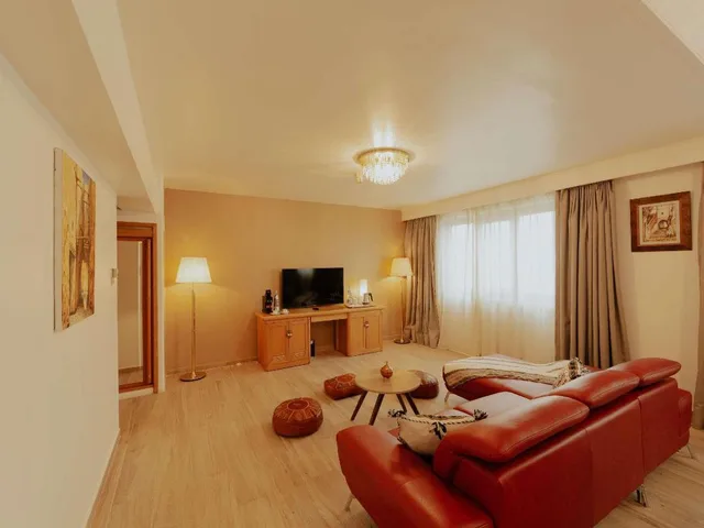 جناح سوبيريور بسرير كينج بإطلالة، Mercure Alger Aeroport 4/10