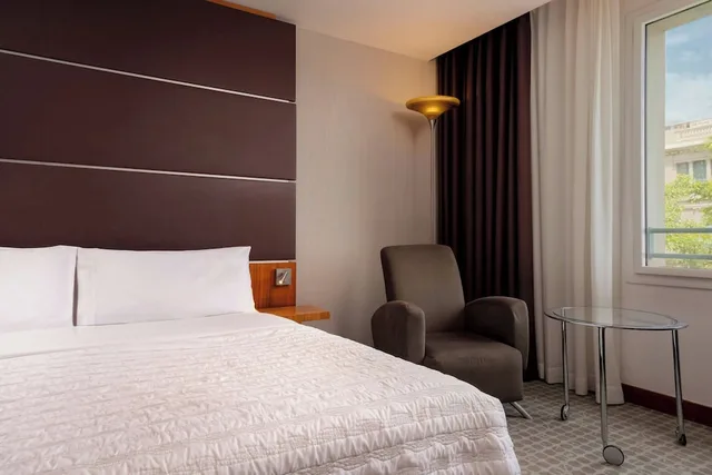 غرفة ديلوكس بسرير كينج، Le Meridien Barcelona 3/10
