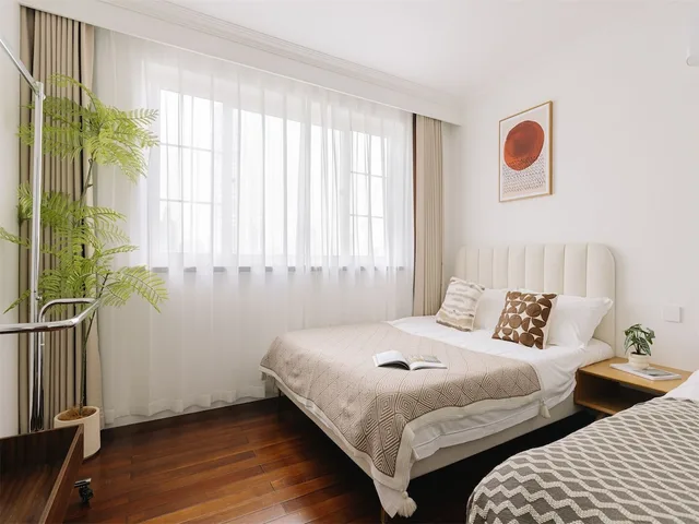 4 Bedrooms, Senior, Apartment, Futon Bed, 2 Queen Beds, City View, Bathtub, Book and Bed-People's Square 6/10
