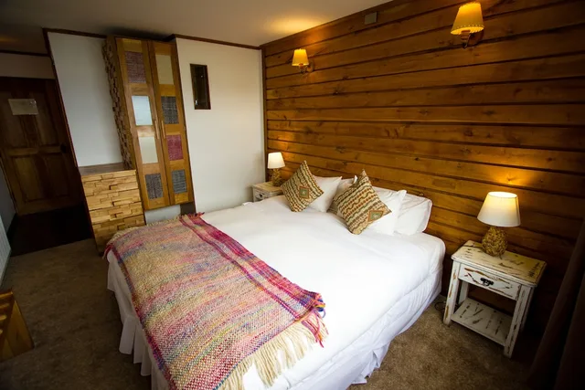 غرفة قياسية بسرير مزدوج أو سريرين منفصلين بإطلالة على البحر، Weskar Patagonia Lodge 3/6