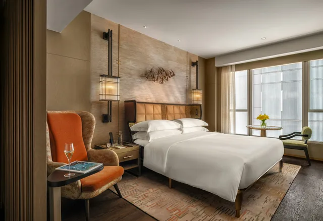 غرفة سوبيريور بسرير كينج، Mandarin Oriental The Landmark, Hong Kong 1/2
