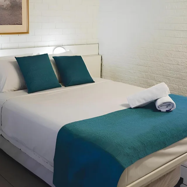 غرفة عائلية بسرير كوين وسريرين منفصلين، Marco Polo Motor Inn 14/23
