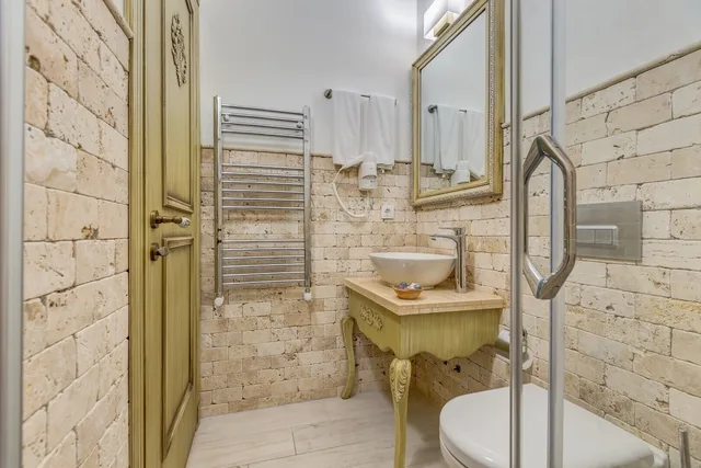 غرفة ديلوكس بسرير كوين وسرير فردي بإطلالة على المدينة، Bel Canto Alacati Hotel - Adults Only 5/5