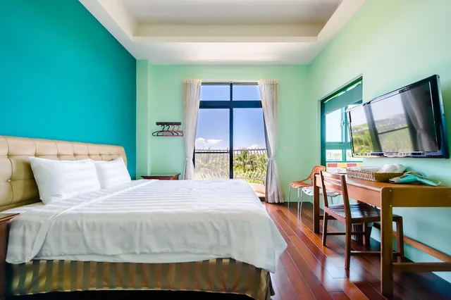 Room, Queen Bed, Balcony, Xl، Summer Garden Bed And Breakfast 1/10