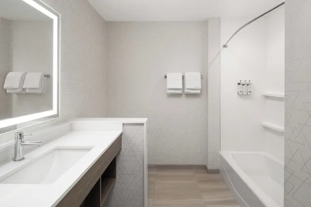 جناح بسريرين كوين، Holiday Inn Express And Suites Anchorage Midtown by IHG 8/10
