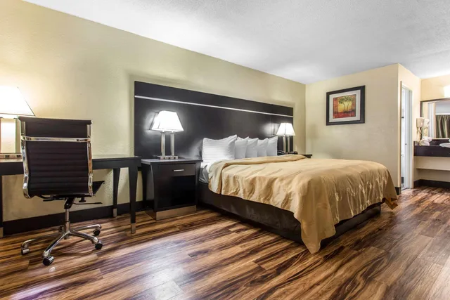 غرفة بسرير كينج، Quality Inn Goose Creek Charleston 3/5