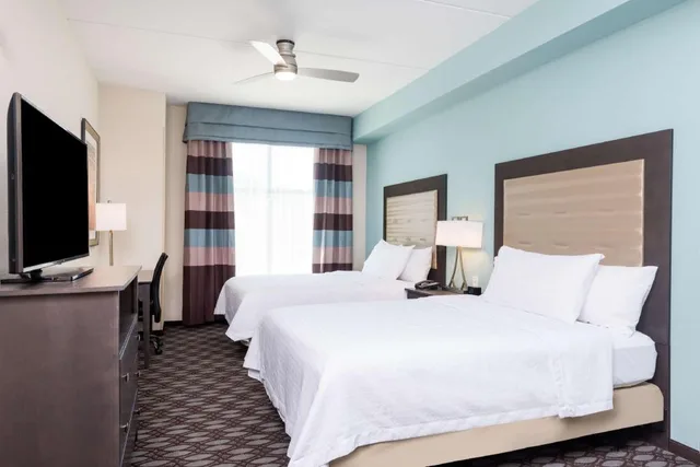جناح بسريرين كوين مع أريكة لذوي الإعاقة، Homewood Suites By Hilton Fayetteville 1/3