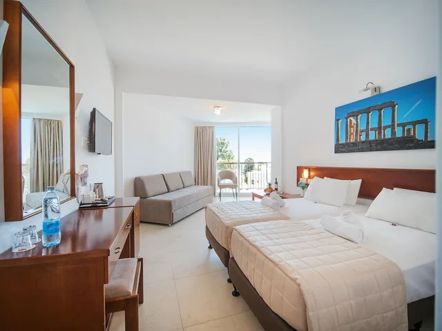 Standard, Double or Twin Bed, Courtyard View, Balcony, Avlida Hotel 1/6