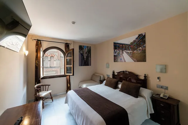 غرفة سوبيريور بسرير كوين بإطلالة على الجبل، Hotel Mezquita 10/10
