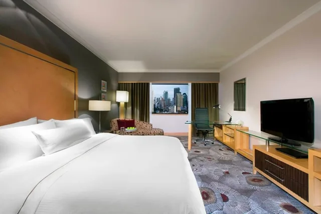 غرفة بريميوم بسرير كينج بإطلالة على المدينة، The Westin Grande Sukhumvit 2/10
