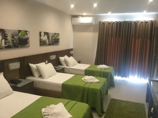 غرفة ديلوكس ثلاثية بشرفة، CERVIOLA HOTEL 1/3