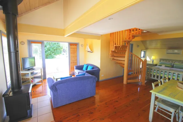 Loft, Villa, Queen and Twin Beds، Rayville Boat Houses 1/10