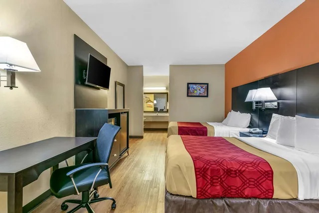 غرفة بسريرين مزدوجين لذوي الإعاقة، Econo Lodge Northport near University 1/5
