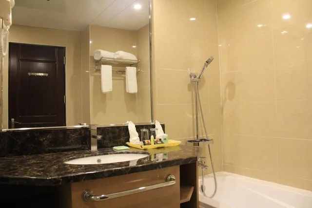 غرفة ديلوكس بسرير كينج بشرفة، Savannah Resort Hotel 3/3