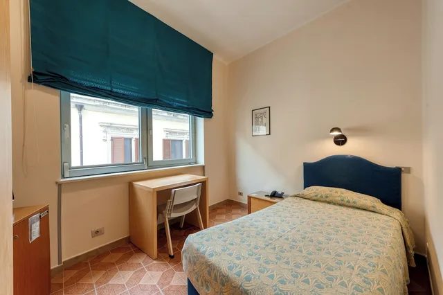 غرفة مفردة، Hotel Barsotti 15/19