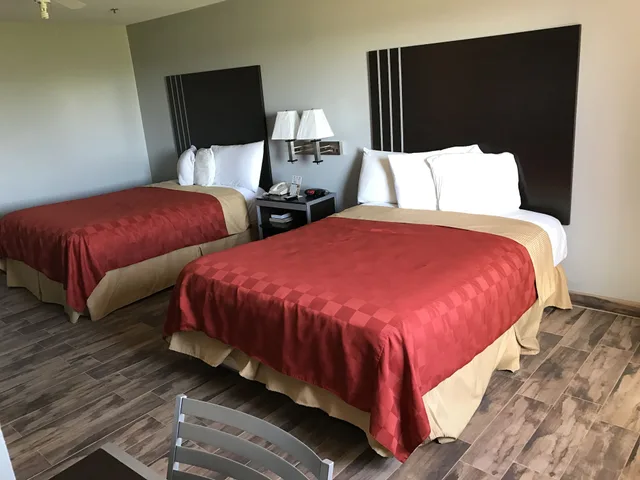 غرفة قياسية بسريرين كوين للمدخنين، Express Inn Weslaco Mercedes 4/8
