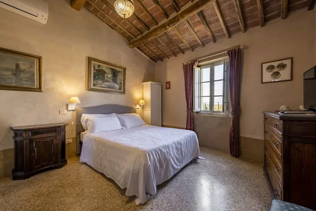 غرفة قياسية بسرير مزدوج وسريرين منفصلين، PALAZZO MOSELA ALLA PORTA 3/10