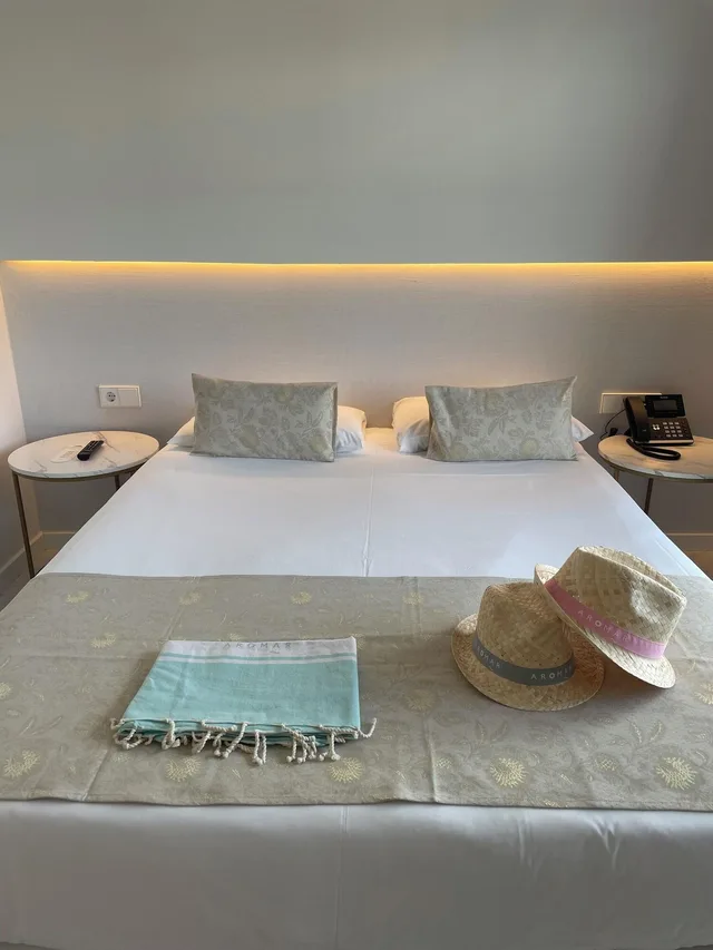 غرفة كومفورت عائلية بإطلالة على البحر، Hotel Aromar 3/5