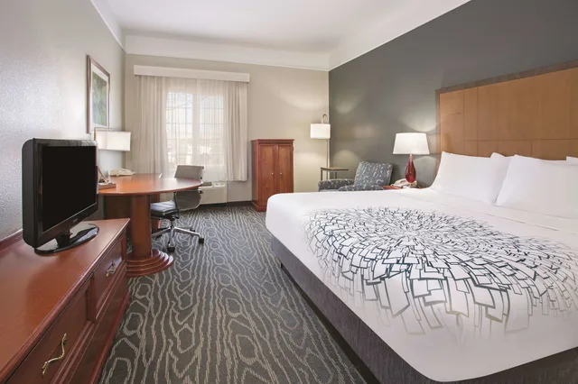 غرفة ديلوكس بسرير كينج، La Quinta Inn & Suites by Wyndham Gallup 7/10