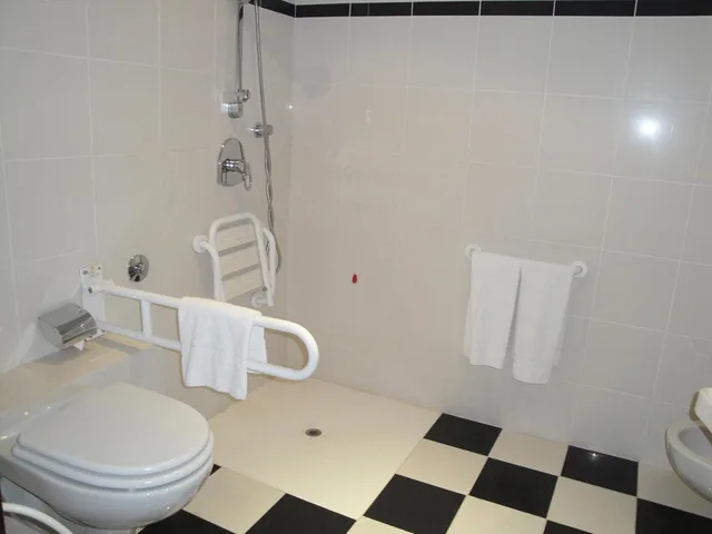 غرفة بسرير مزدوج لذوي الإعاقة، As Hotel Cambiago 2/3