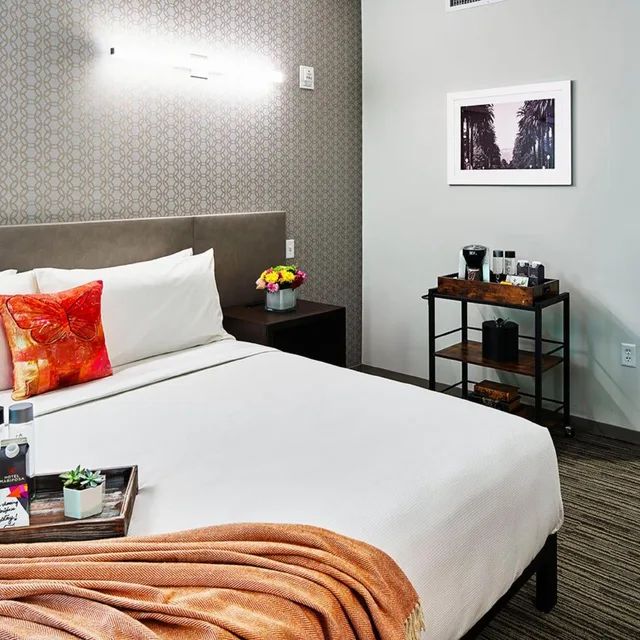 غرفة قياسية بسرير كينج، Hotel Mariposa Los Angeles 1/8
