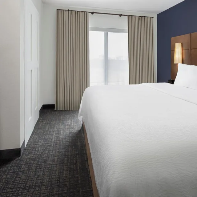 جناح بسرير كينج بغرفة نوم واحدة مع أريكة، Residence Inn by Marriott Rehoboth Beach 1/4